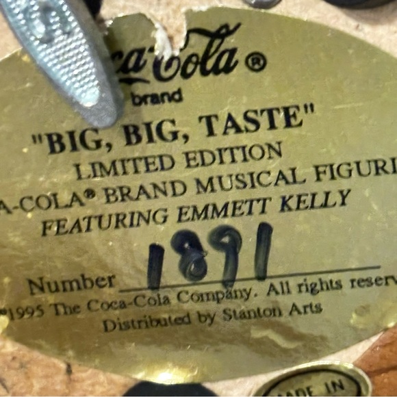 Coca-Cola Limited Musical Edition Figurine Hemmett Kelly 1995 Signed Numbered - Picture 7 of 10